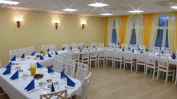 Häärberi II korruse kollane saal